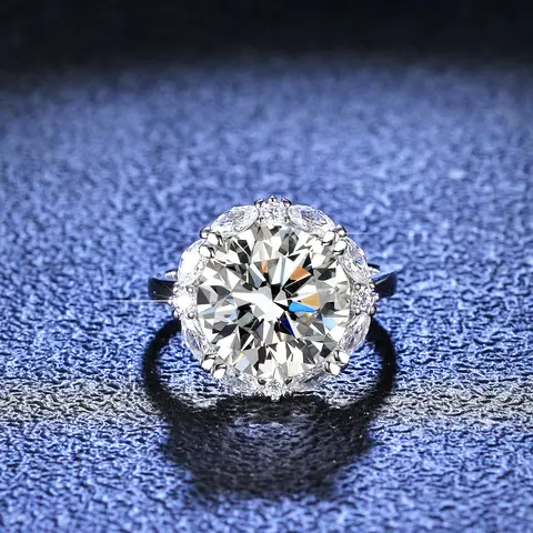 Women's classic four -claw PT950 platinum diamond ring 5 caratson diamond rings pigeon egg wedding rings gift certificate