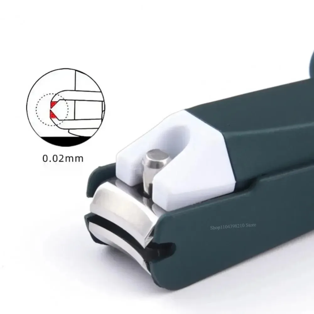 拡大鏡付き多機能飛沫防止爪切り - 高齢者向けの独創的なデザイン