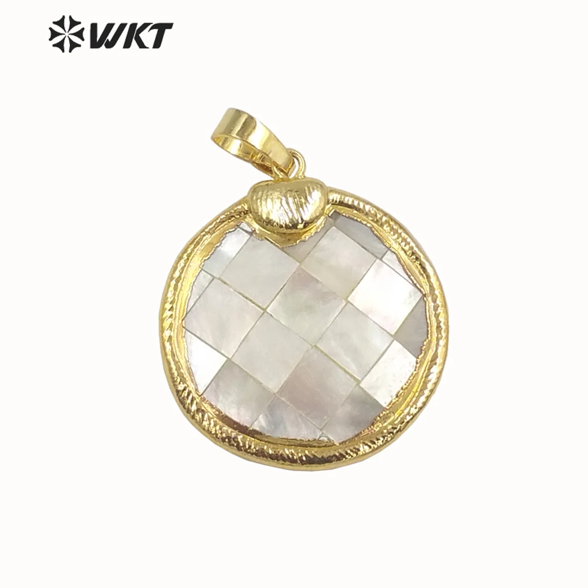 WT-JP351 Wholesale Vintage Boho Round Natural Abalone Shell Pendants White Pearl Shell Gold Necklace Pendants