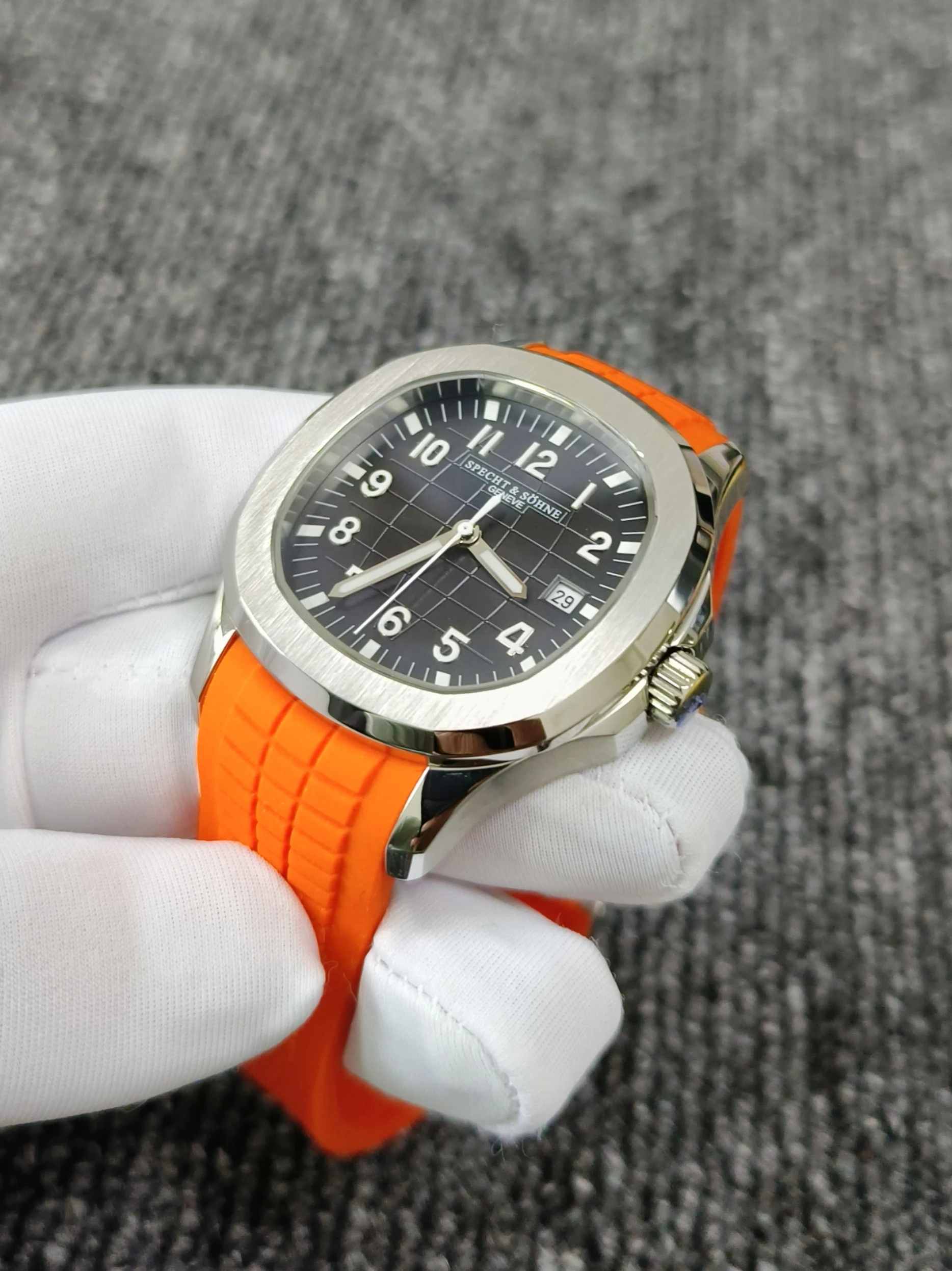 2025 SPECHT&SOHNE Luxury Fashion Sports Mens Watch Japan Miyota8215 Movt 50m Waterproof Stainless steel shell Rubber Strap Watch