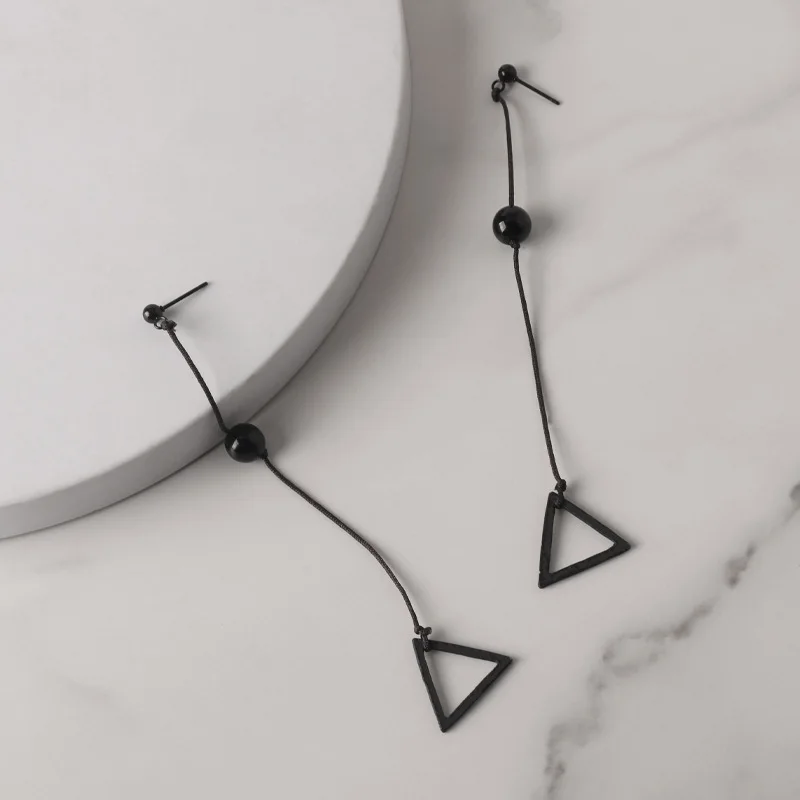 anime cosplay Chainsaw Man bungelen oorbel Hunger Devil Fami Famine Devil Zwarte Driehoekige Lange Oorbellen sieraden fans geschenken