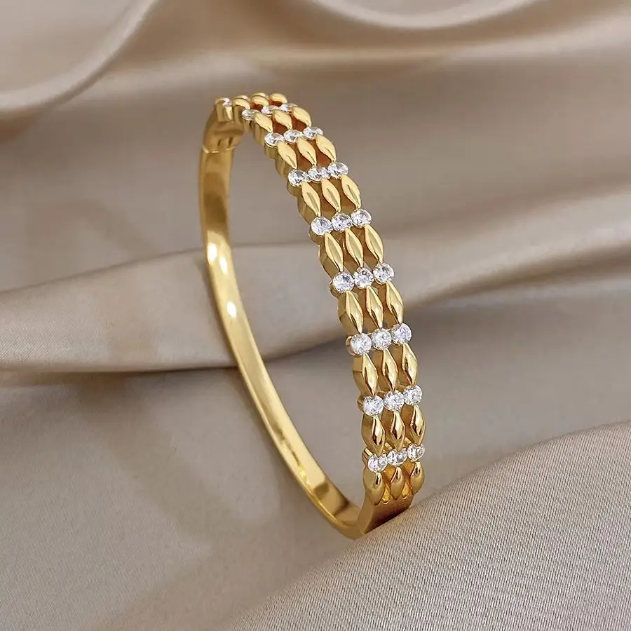 Feine Vergoldete Kupfer-Manschettenarmreife für Frauen Funkelnde Zirkon Mehrschichtige Gewebte Strukturierte Breite Armbänder Party-Schmuck Geschenke