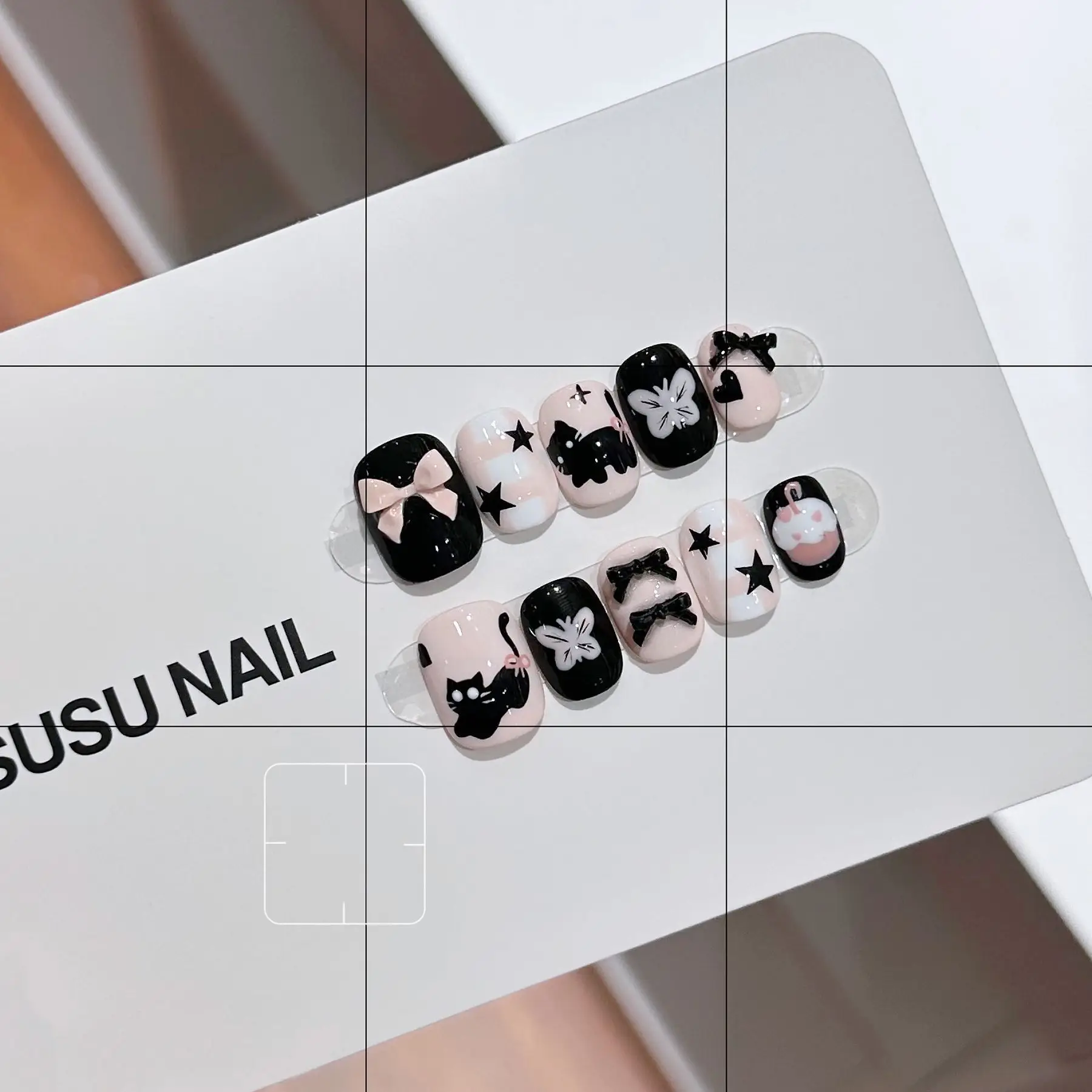 10Pcs Sequins Minimalist Mermaid Girl Glitter Handmade Nails Korean Style Sparkling Rhinestone Suitable for Daily&Party Wear