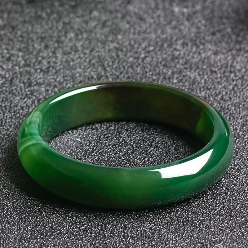 

Grass Green Agate Bracelet, Women's Fashion, Silk-wrapped Agate Jade Bracelet