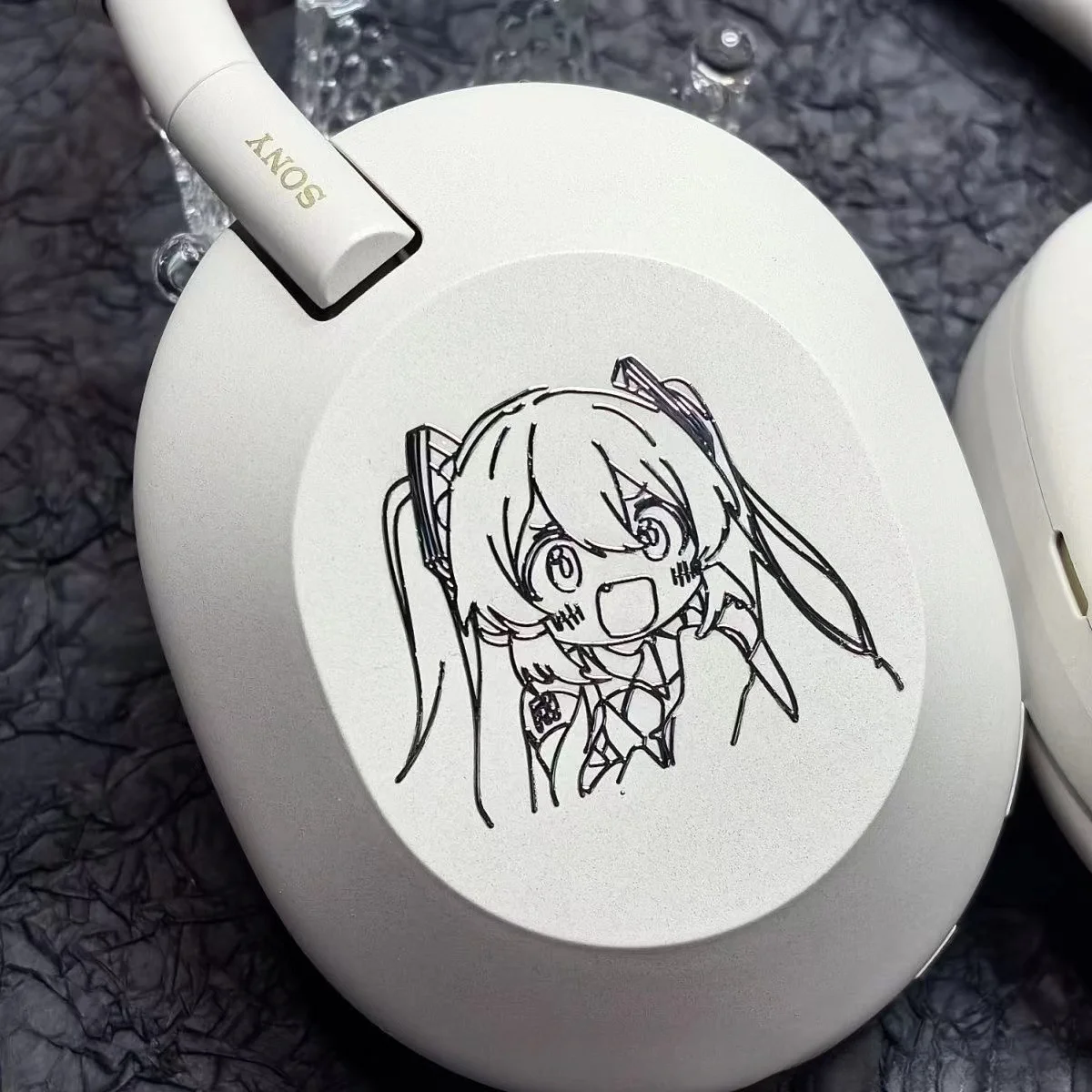 Hatsune Miku Anime Peripheral Metal Stickers Personalized Waterproof Stickers Cell Phone Headphones Laptop Decorative Gift