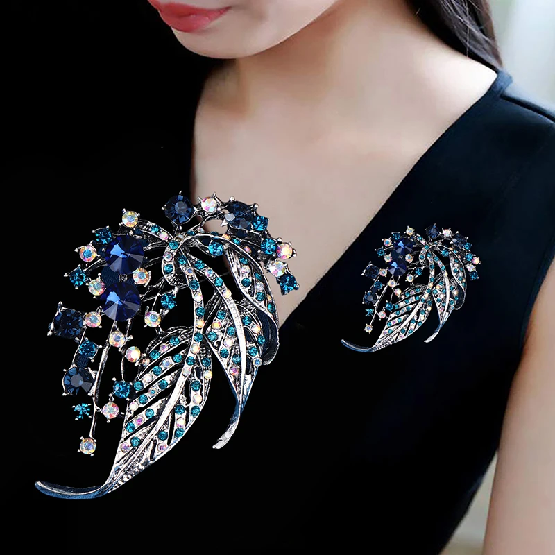 【NEW】Exquisite Mulitcolor Sparkling Leaf Brooches For Women Rhinestone Pins Casual Party Clothing Accessories
