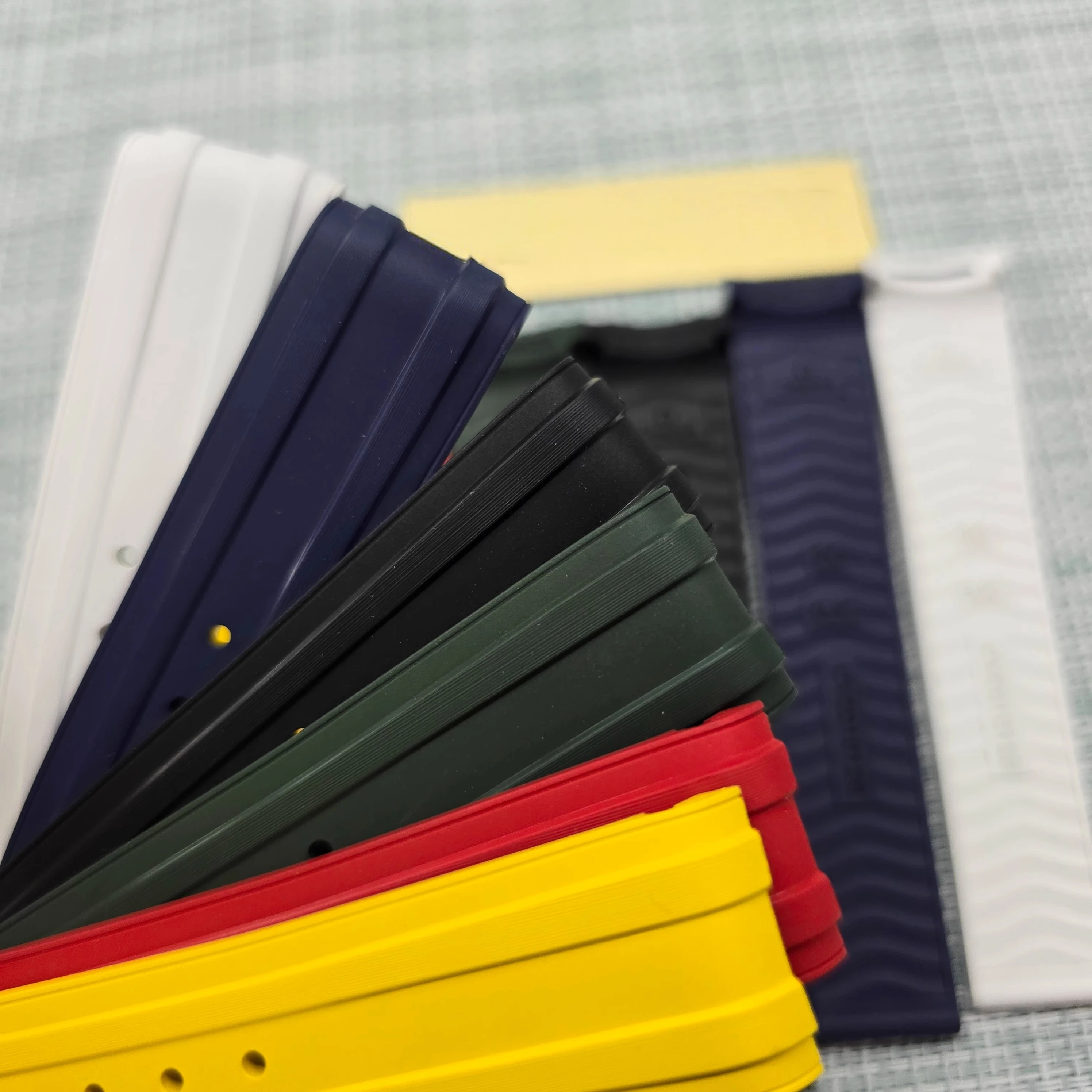 سوبر استنساخ تصميم جديد 20 مللي متر فلوروروبر منحني نهاية لأوميغا ساماستر 300 حزام الغوص مع الأصلي أضعاف مشبك حزام (استيك) ساعة