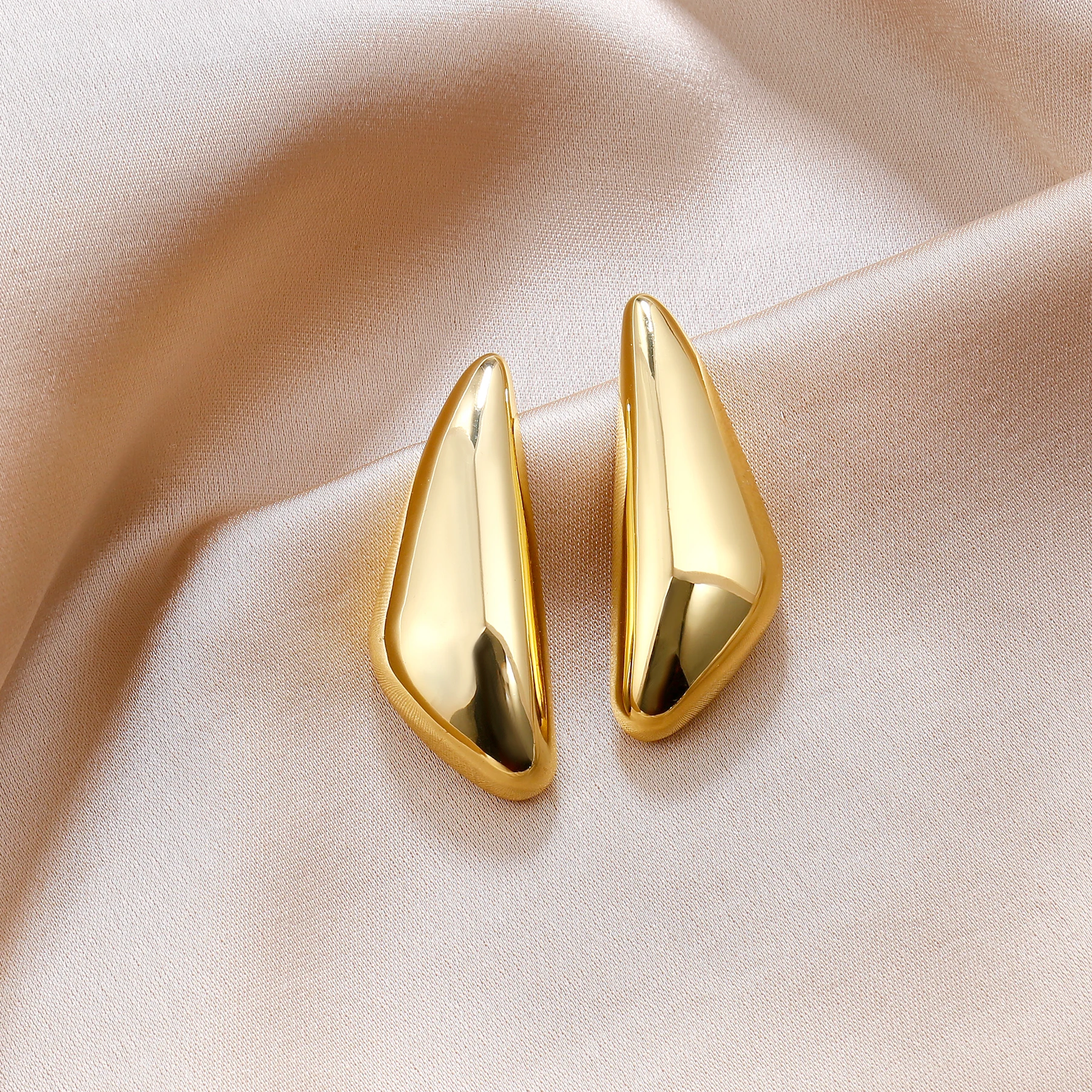 Badu Gold Color Abstract Geometric Triangle Dangle Earrings for Women Long Teardrop Stud Earring Minimalist Fashion Jewelry Gift
