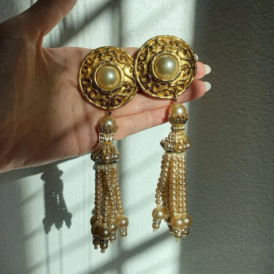 French exaggeration totem light luxury pearl fringe sweep shoulder earrings