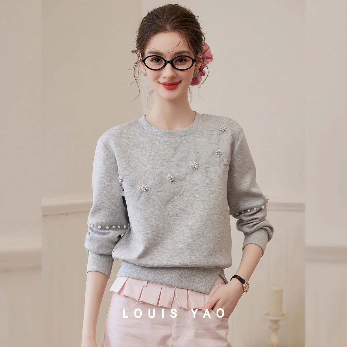 

LOUIS YAO Mesh Floral Design Round Neck Sweatshirt 2026 Spring Sweet Beaded Mesh Sleeve Decoration Women's Hoodies
