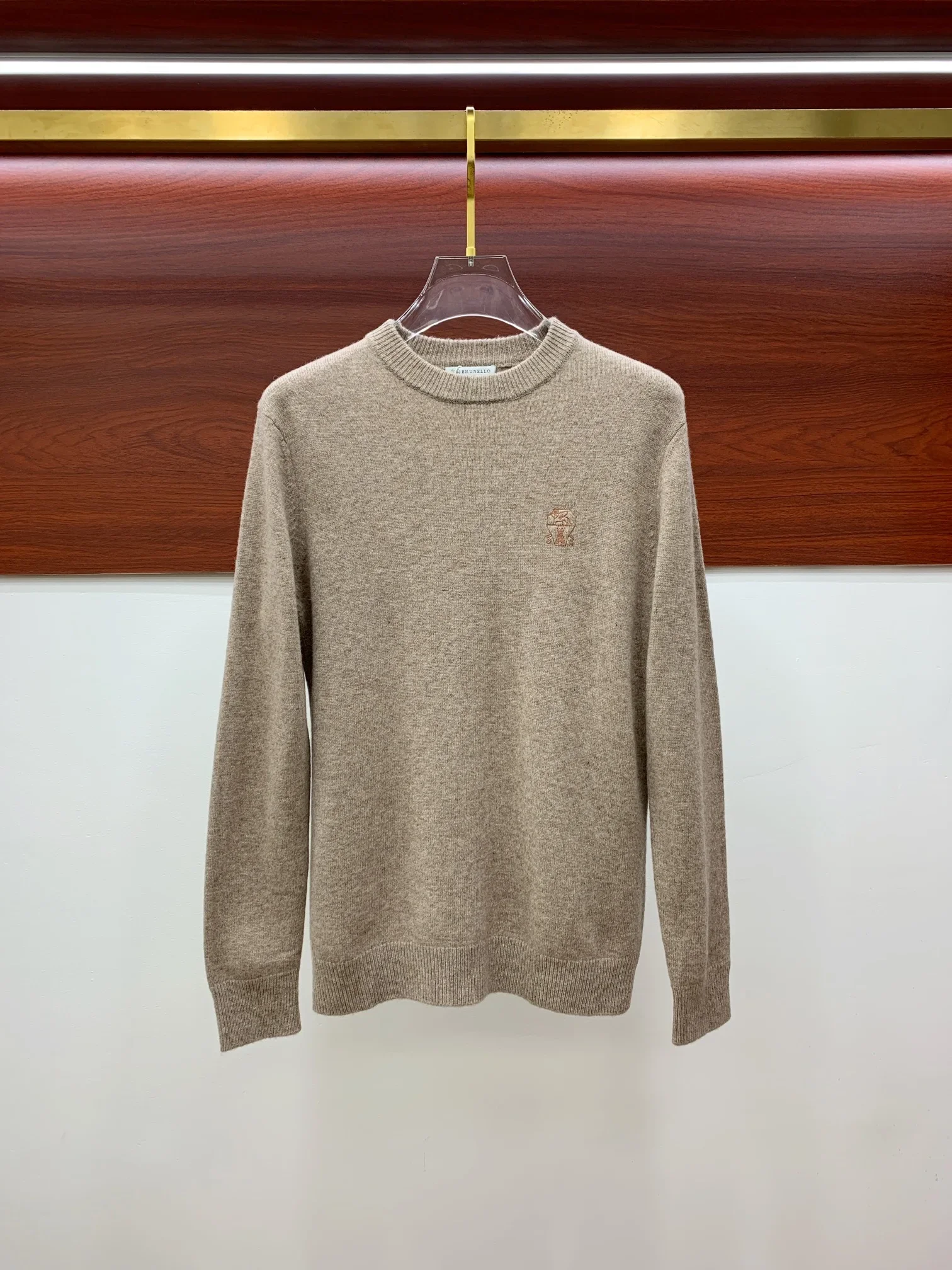 BILLIONAIRE SIJITONGDAutumn and winter men's round neck wool sweater, with stunning embroidered logo on the chest, made of wool