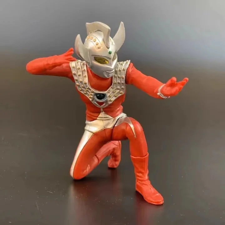 Figuras de acción de Ultraman Taro, Seven Jack Mebius, modelo de postura de combate de PVC, juguetes de regalo para niños, 9-12cm, 2024