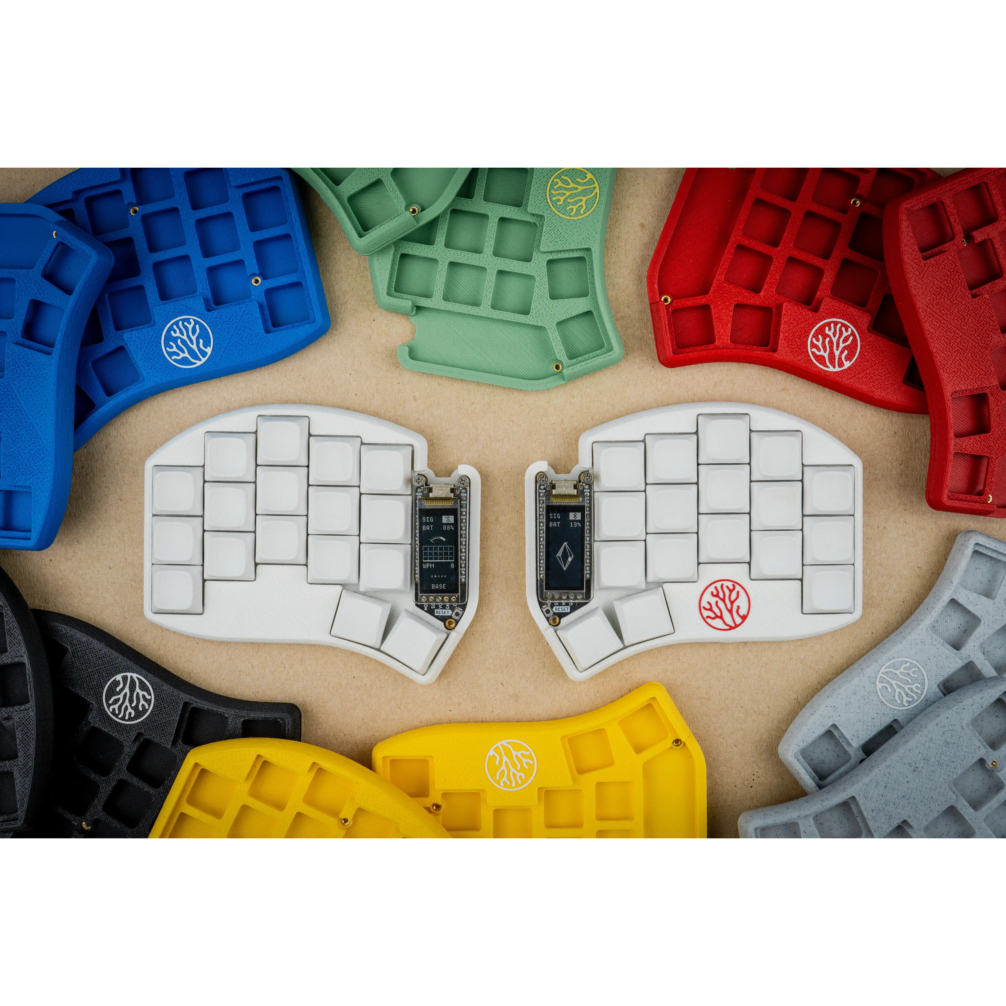 34 keys Urchin bluetooth wireless split keyboard hotswap pcb with screen nano v2 zmk studio BT