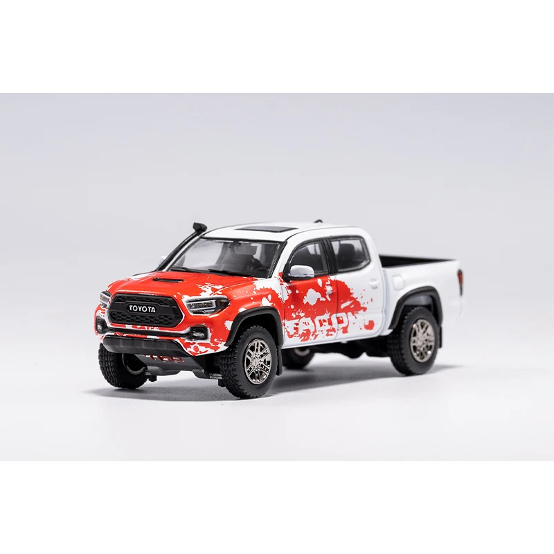 

GCD 1/64 Toyota Tacoma TRD Pro Vintage Pick-up Cars Luxury Vehicle Diecast Car Collection Toy Station Vehicle with Display Box