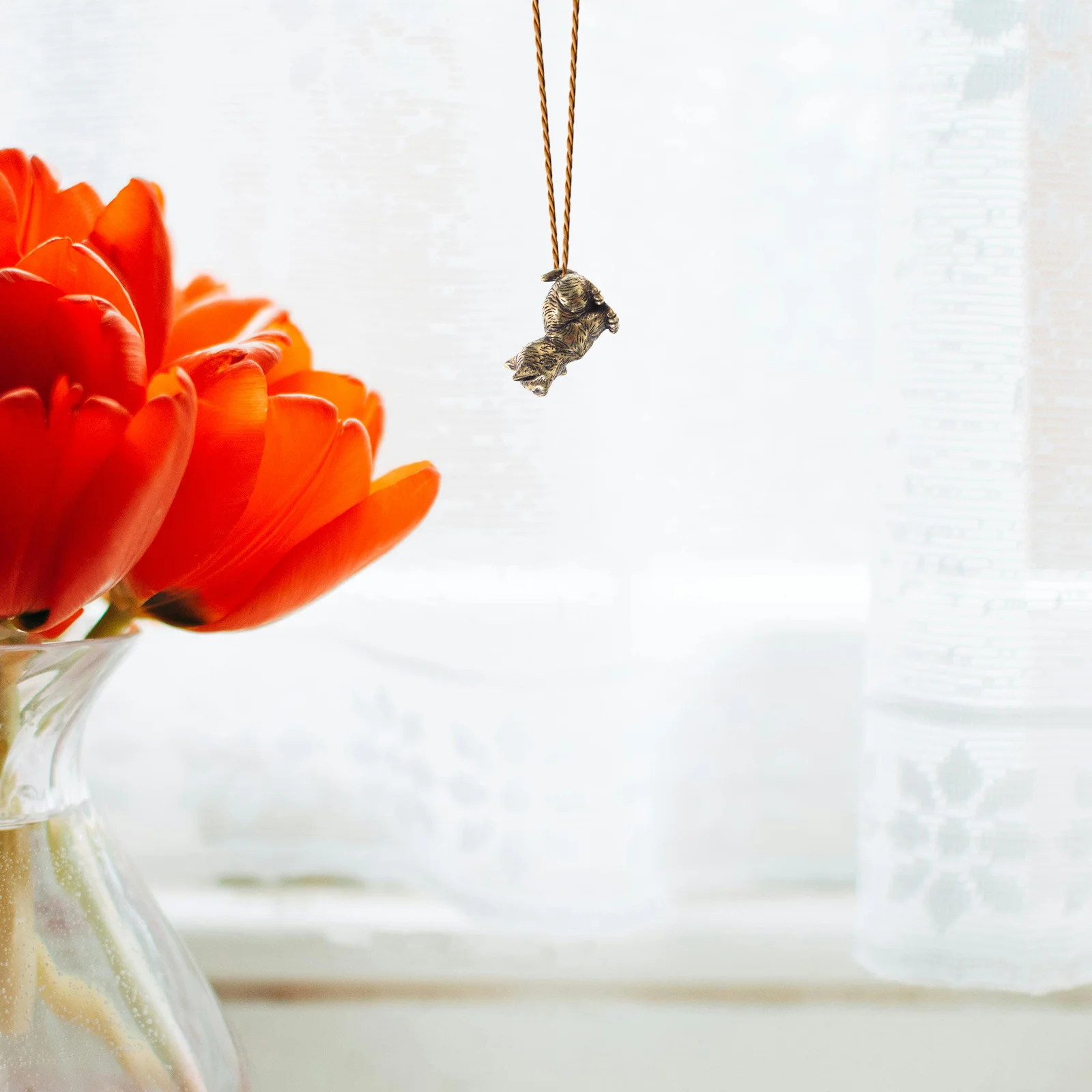 

Brass Mini Cat Pendant Vintage Realistic Hanging Decor Keychain Bag Charm for Cat Lovers Kitten Ornament Brass Small Ornaments