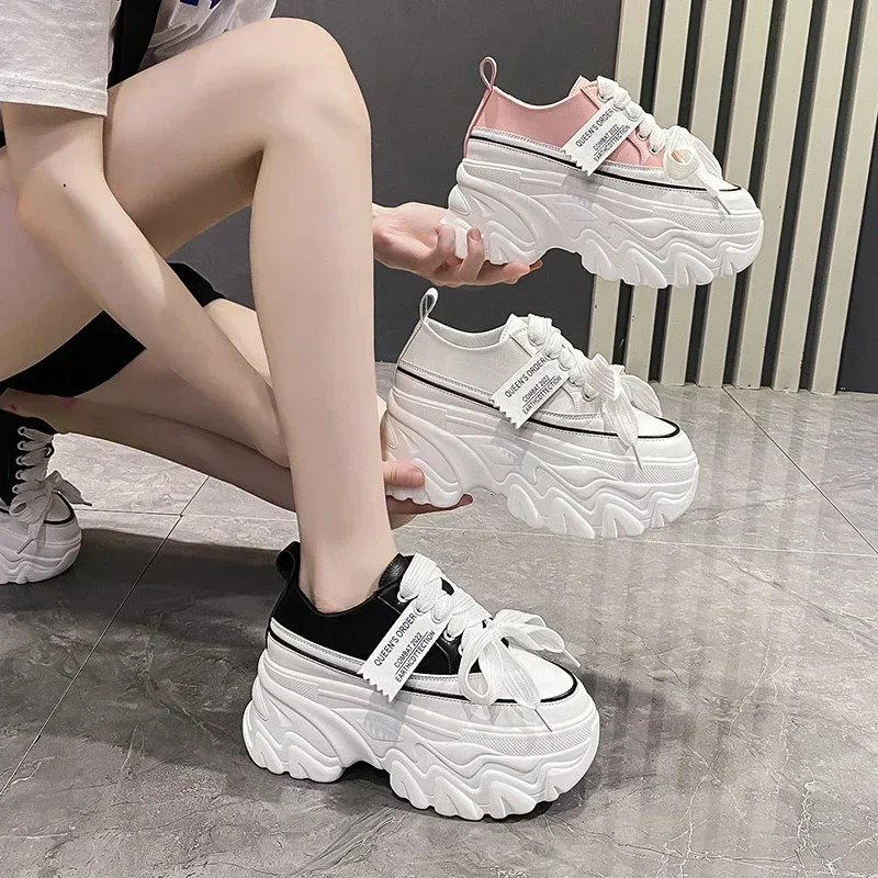 

2024 Autumn New Small White Shoes Thick Sole Lace-up Casual Fashion Women's Shoes Women Platform Sneakers