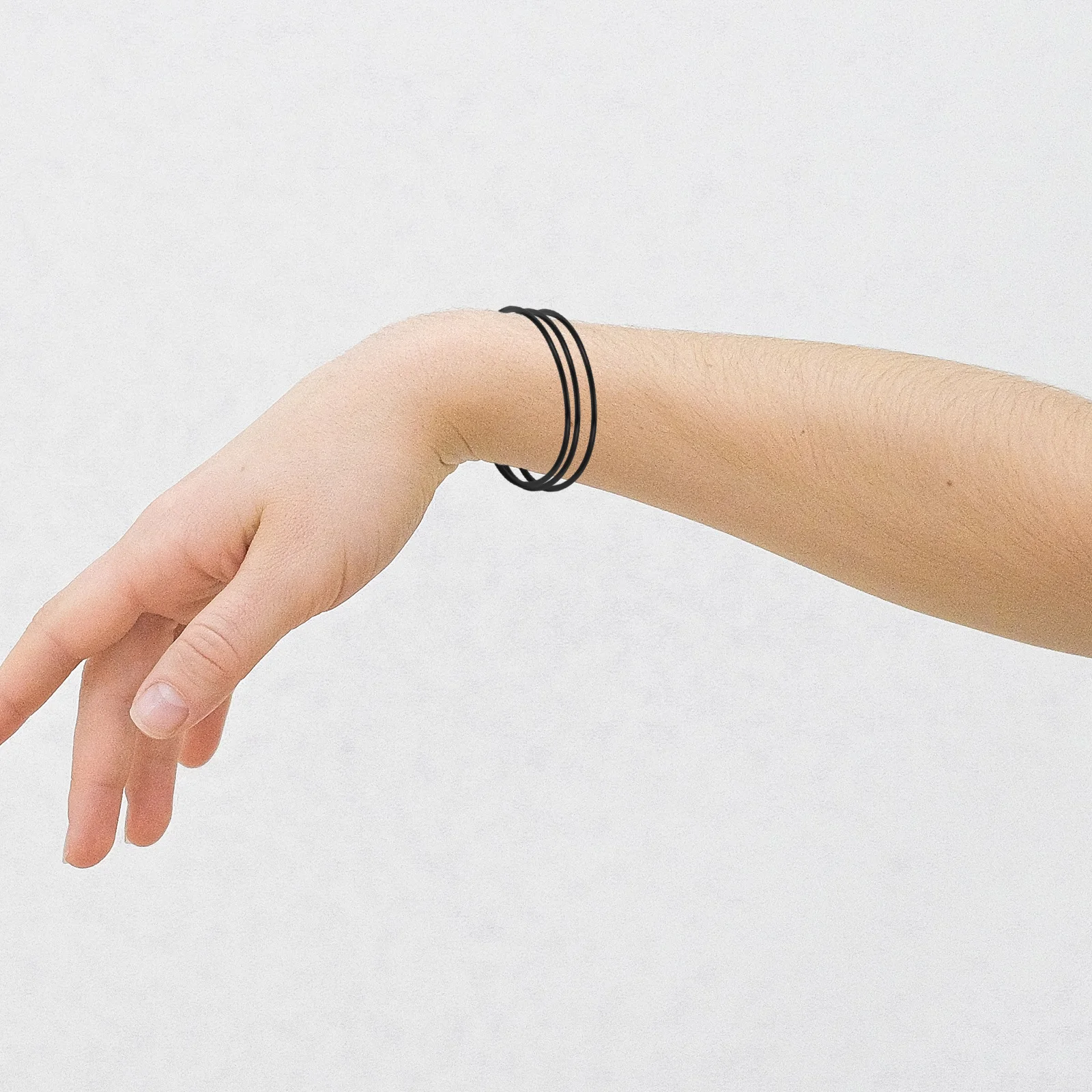 

100Pcs Silicone Jelly Bracelets Womens Hair Ties Lightweight 80s Retro Party Favors Wristbands Jelly Bracelets