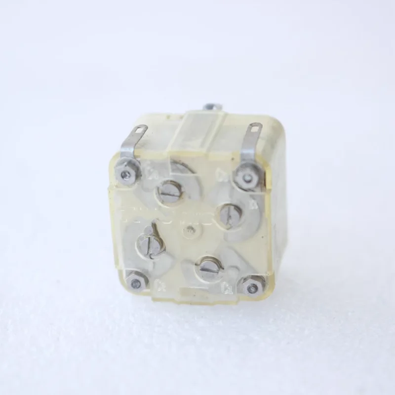 Stock Film 15PF Radio Recorder Variable Adjustable Capacitor Hard Pins Positive Insertion Pins