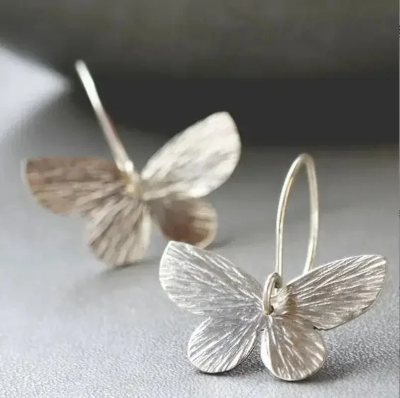 2024 High Quality Gold Silver Color Dragonfly Pendant Dangle Earrings for Women Girl Casual Party Fashion Jewelry Gifts