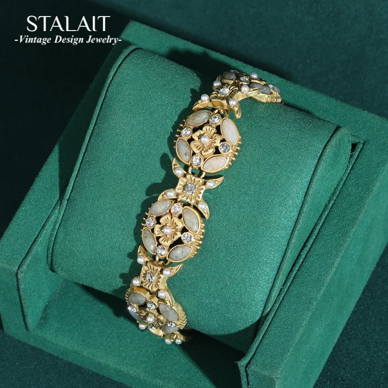 

Vintage Flower Bracelet Four Leaf For Charms Antique Gold Color Natural Stone Jewelry Woman Bridesmaid Accessories 2025 New