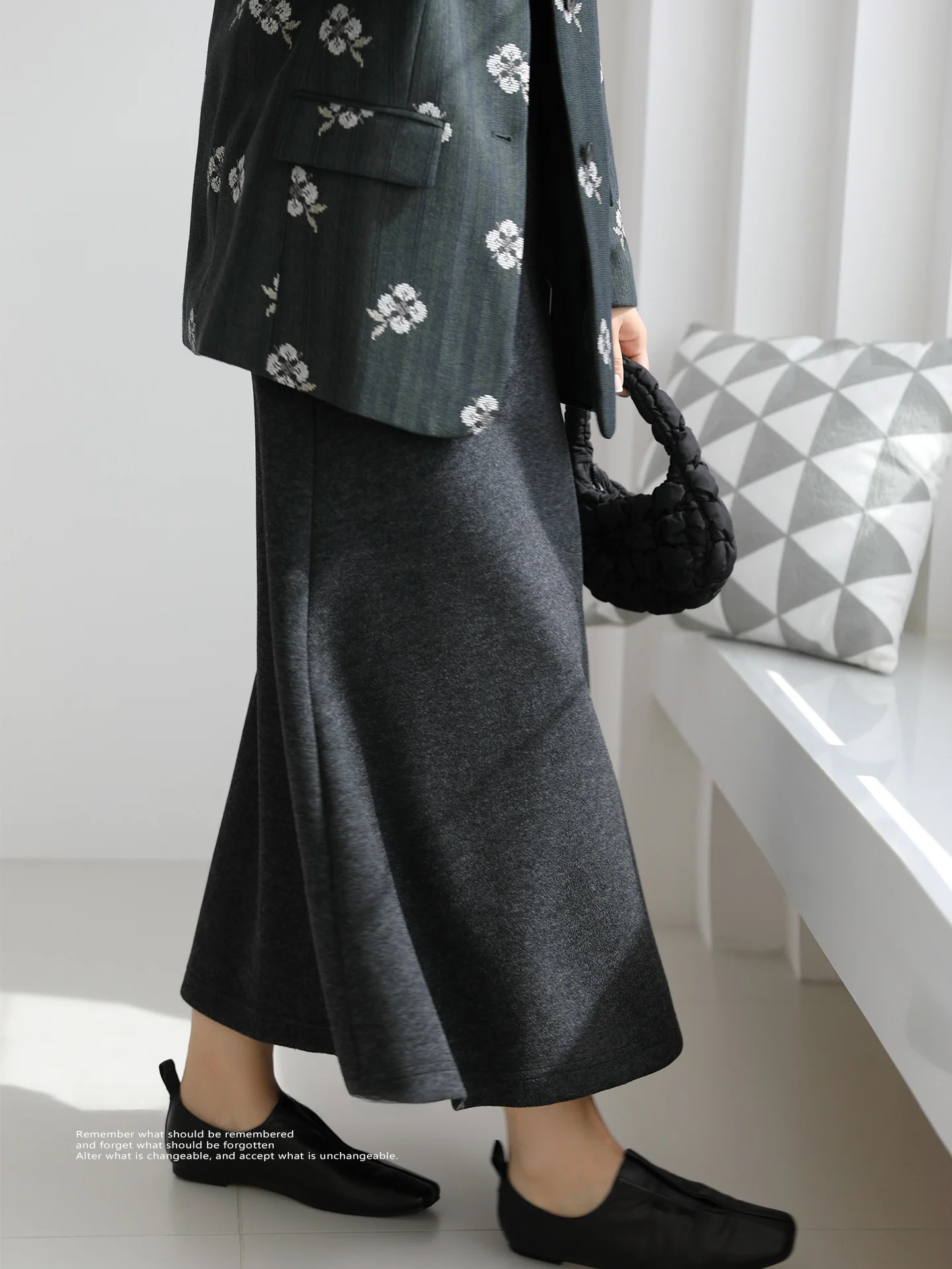 

Юбка А-силуэта с высокой талией, матовый дизайн, эффект похудения, приятная на ощупь, из смесовой шерсти и полиэстера