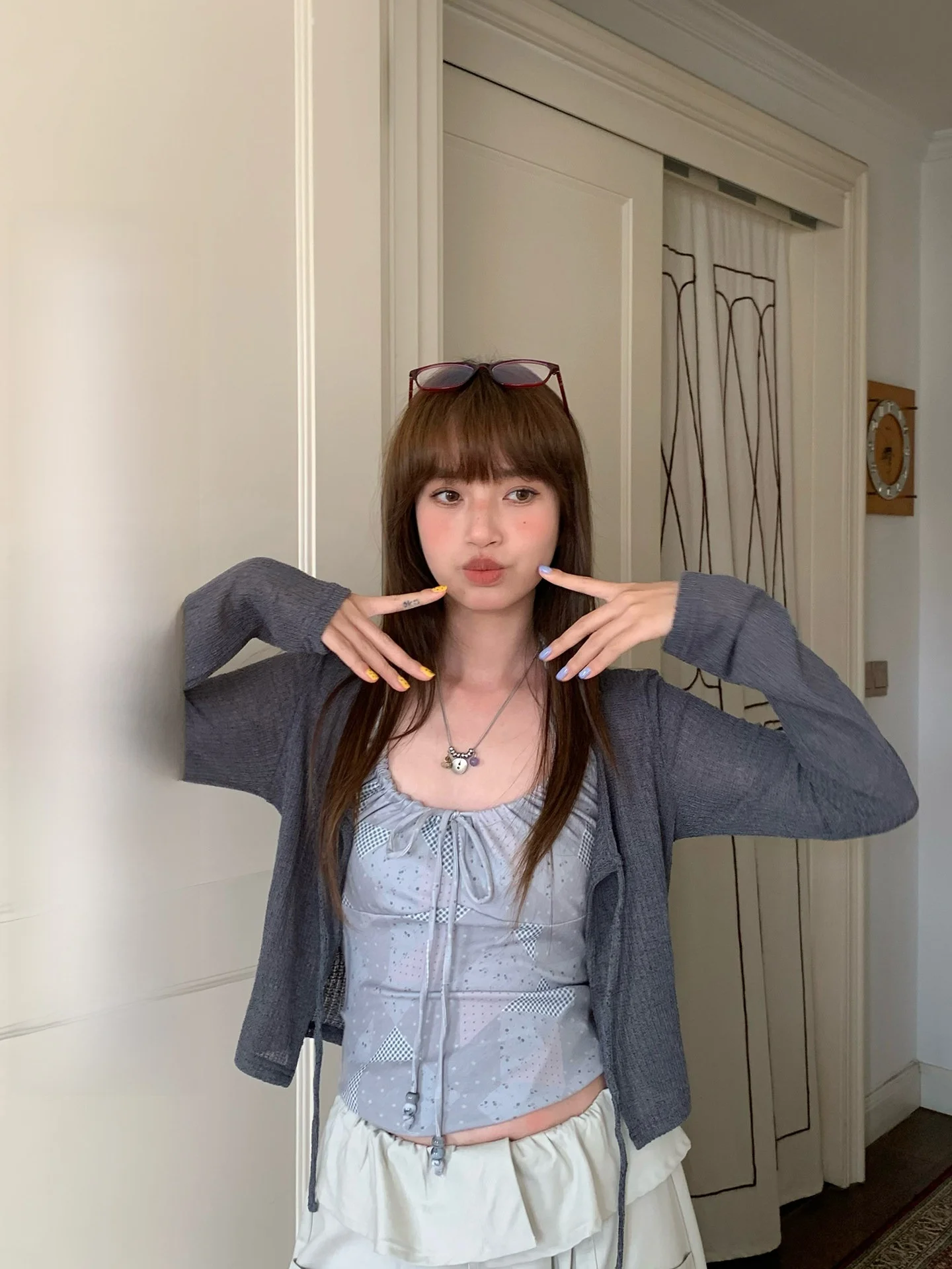 

Sweet Short Cardigan And Tank Top Women's Two-Piece Set Korean Style Loose Fit Long Sleeve Zipper Closure Grey Color