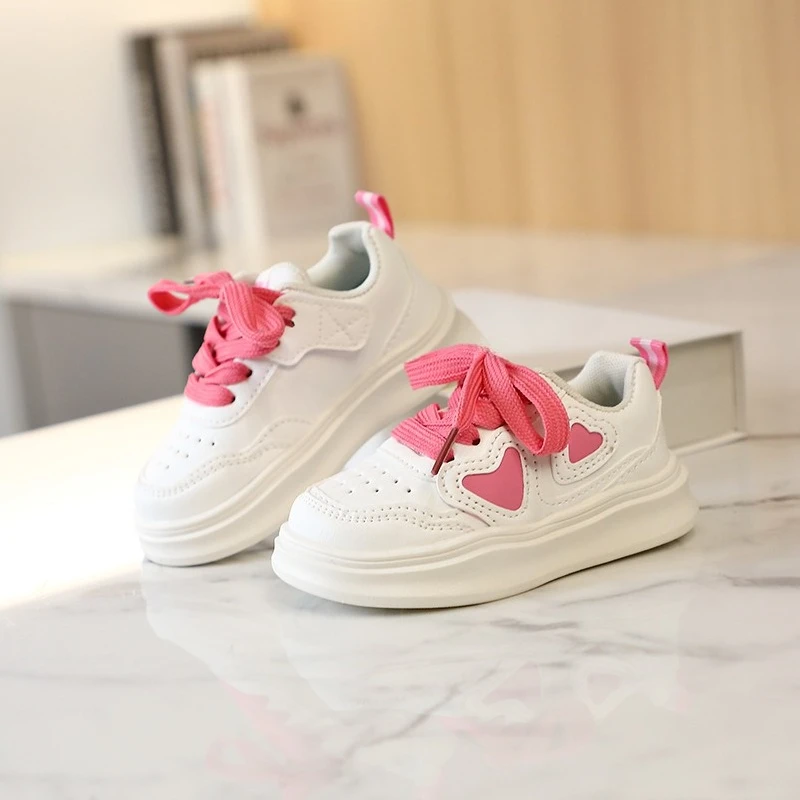 Girls Casual Sneakers Outdoor Heart Pattern Decor Kids Sports Shoes School Running Lightweight Children Tennis Shoes Non-slip