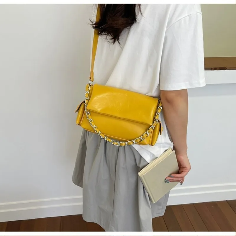

Oil Wax Faux Leather Crossbody Bag with Chain Strap, Multi-Color for Daily Use, Shopping, Dating, Commuting and Short Trips