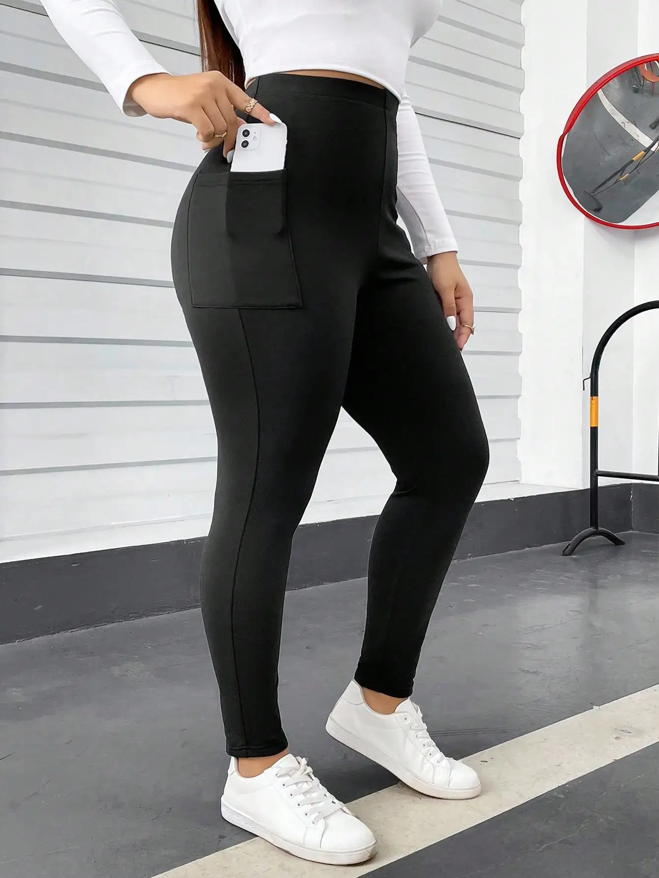 

Леггинсы больших размеров с высокой эластичностью и боковыми карманами, женские, эластичные, базовые.