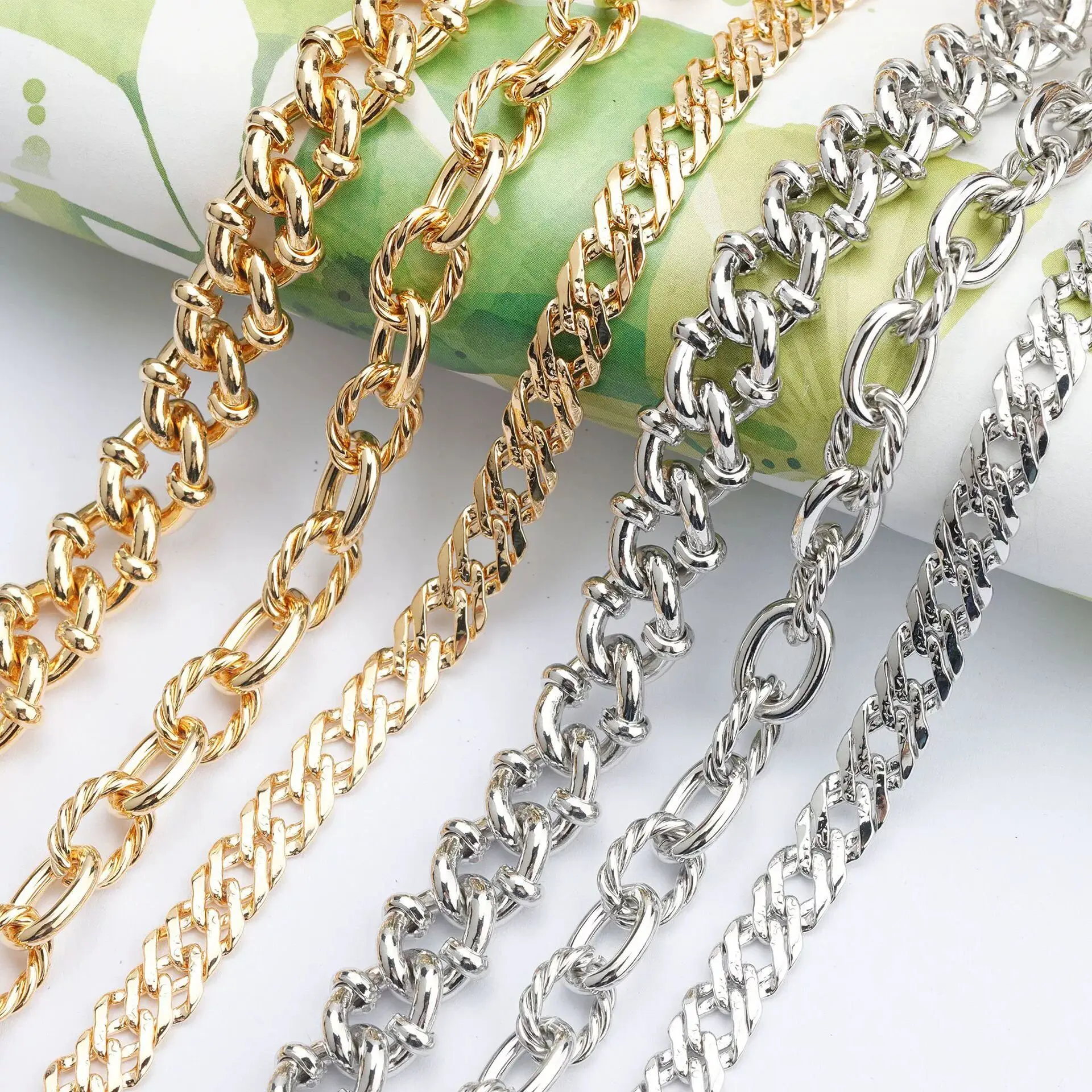 

1 meter Hip Hop Heavy Duty Cuban Link Chain, 18K Gold Plated Brass Metal Truck Cross Chain, Unisex DIY Jewelry Accessories