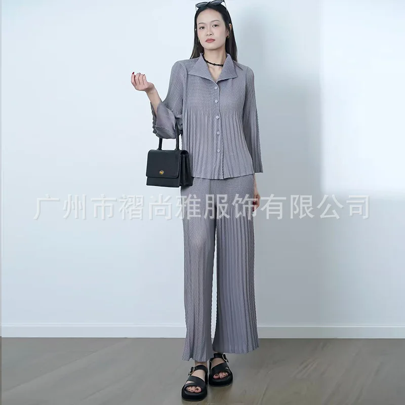 Costume plissé Miyake 2026 Printemps-Été Nouveau Costume Grande Taille Femme d'Âge Moyen Plissé Confortable Mode Décontracté Deux Pièces