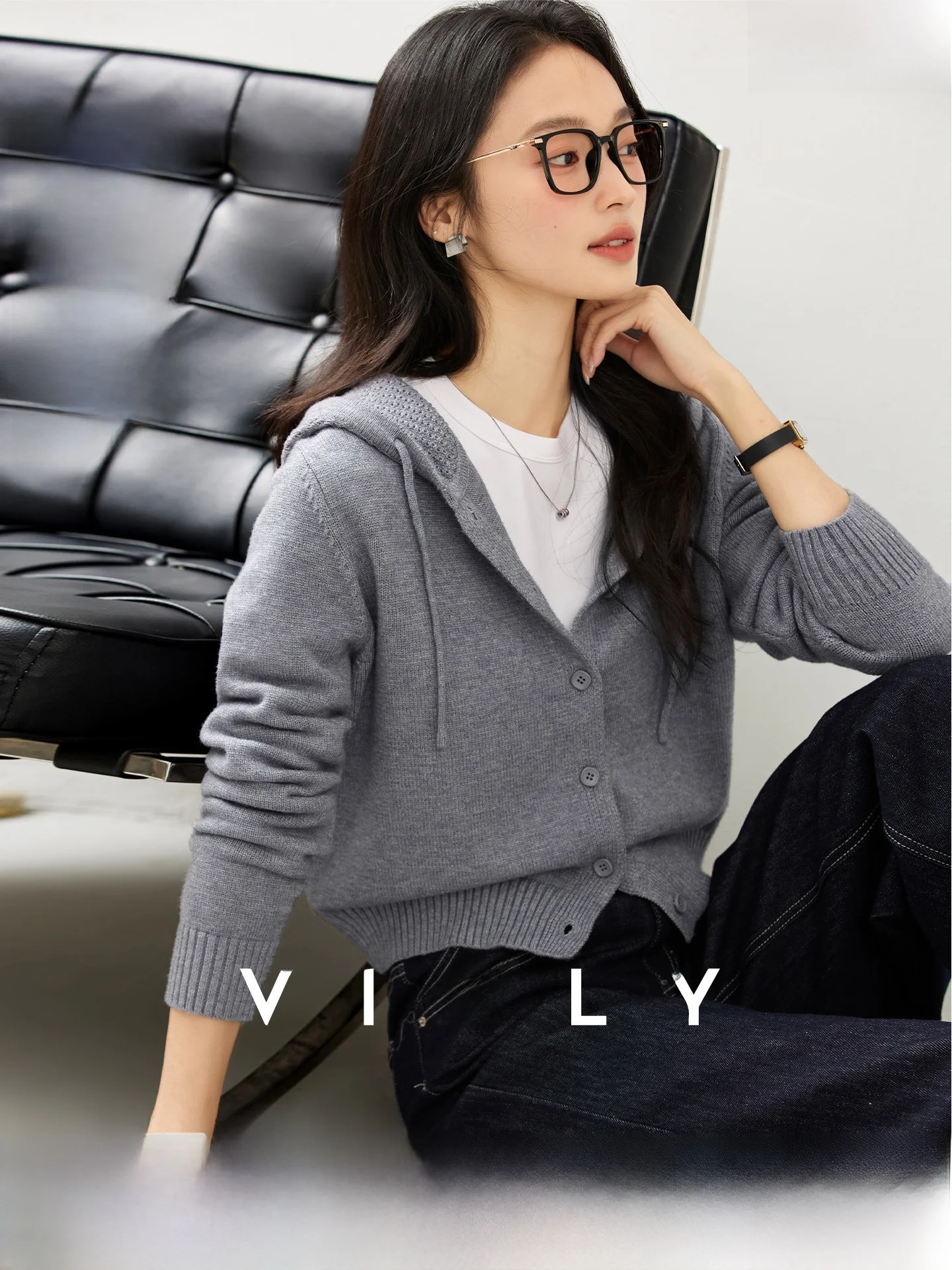 

Женский вязаный кардиган с капюшоном и завязками, на пуговицах, утепленный, повседневный, однотонный, осенняя новинка