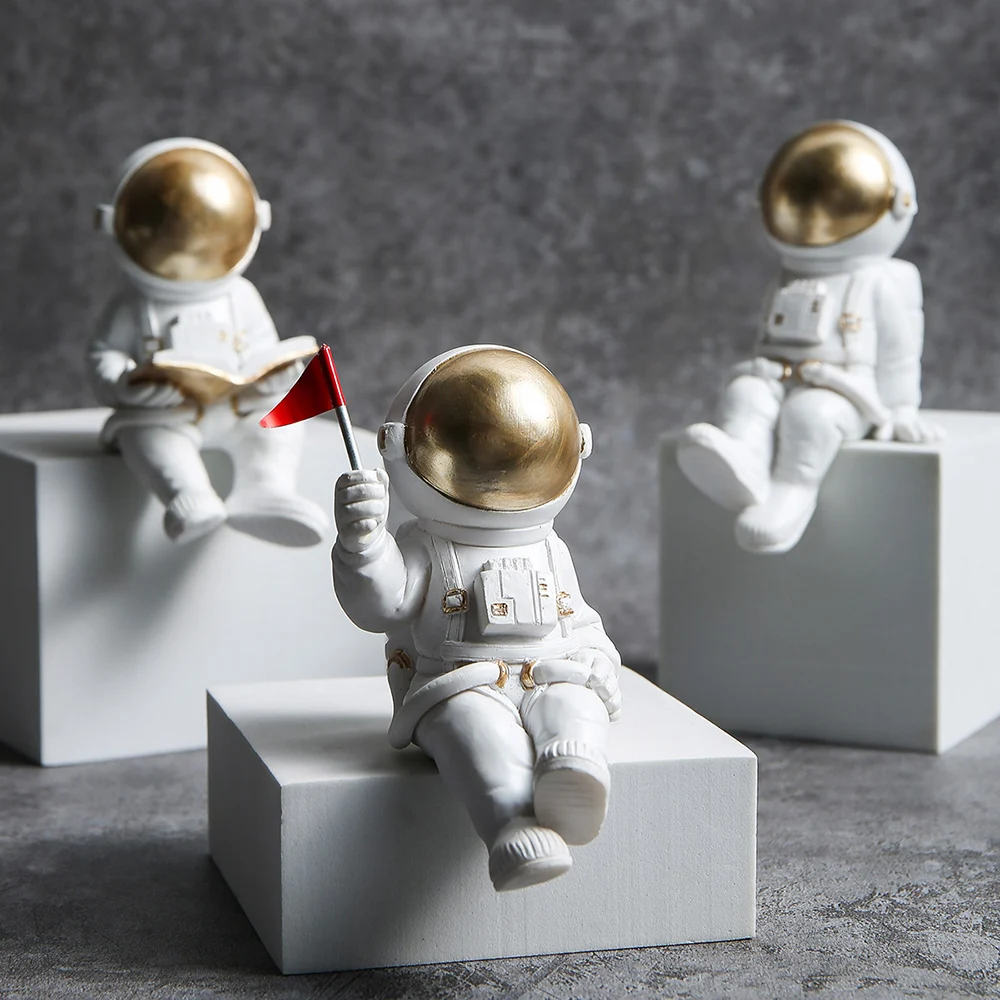 Resin Astronaut Ornaments Modern Home Office Bedside Decoration Creative Lovely Crafts Design Trendy Desktop Decor Gifts for Boy