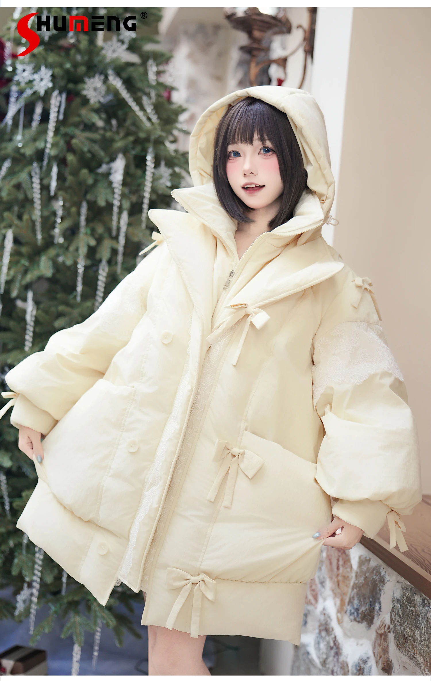 เสื้อโค้ทผ้าฝ้ายมีฮู้ดสำหรับผู้หญิง สไตล์น่ารักหวานๆ แต่งลูกไม้ ปักลายโบว์ อุ่นสบาย ทรงหลวม ใส่ได้หลายโอกาส สไตล์คาวาอี้ เหมาะสำหรับฤดูหนาว