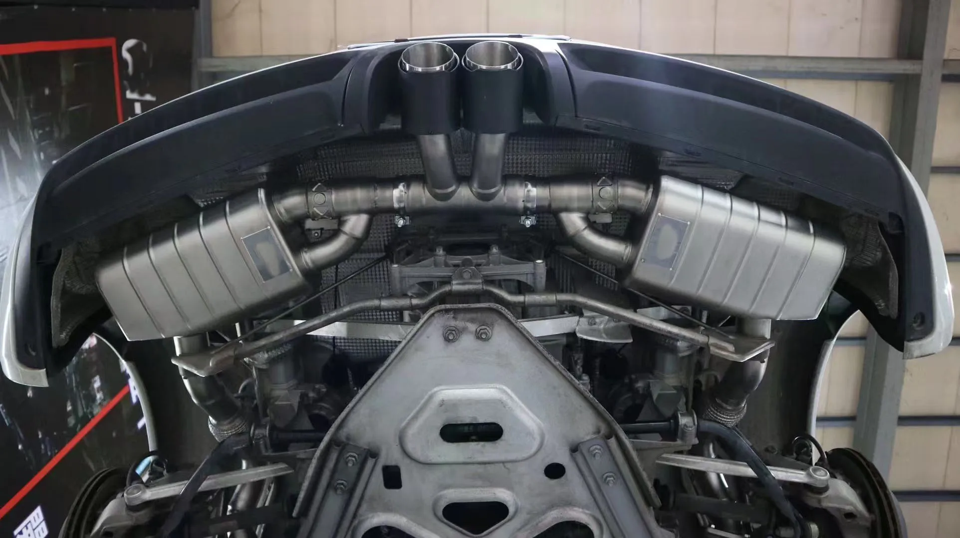 جديد 2019-2011 لأنبوب عادم كايمان/بوكستر 981 من الفولاذ المقاوم للصدأ يدعم التخصيص سهل التركيب ضمان لمدة عامين