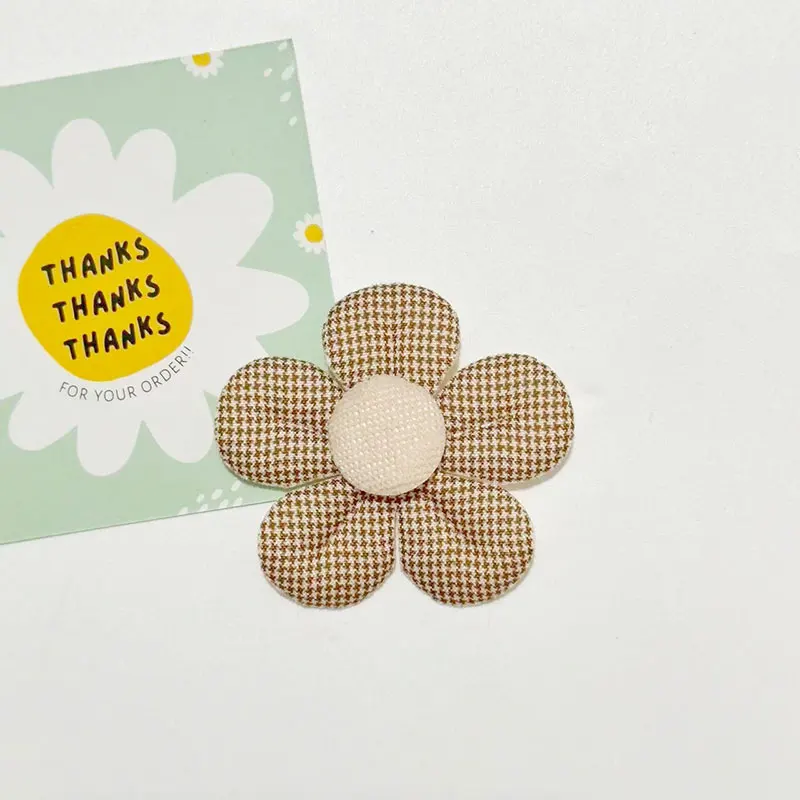 40 Stück 4,5 cm große Stoffblumenapplikationen mit fünf Blütenblättern für DIY-Haarspangen, Kleidung, Schuhe, Hüte, Dekorationen und Aufnäher – Detail 9