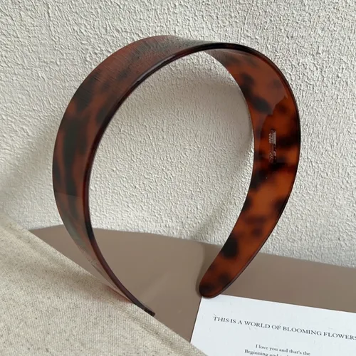 Imagen 2 del producto Diadema con estampado de leopardo con dientes, diadema antideslizante de borde ancho, pinza para el pelo prensada para mujeres al aire libre, temperamento francés versátil