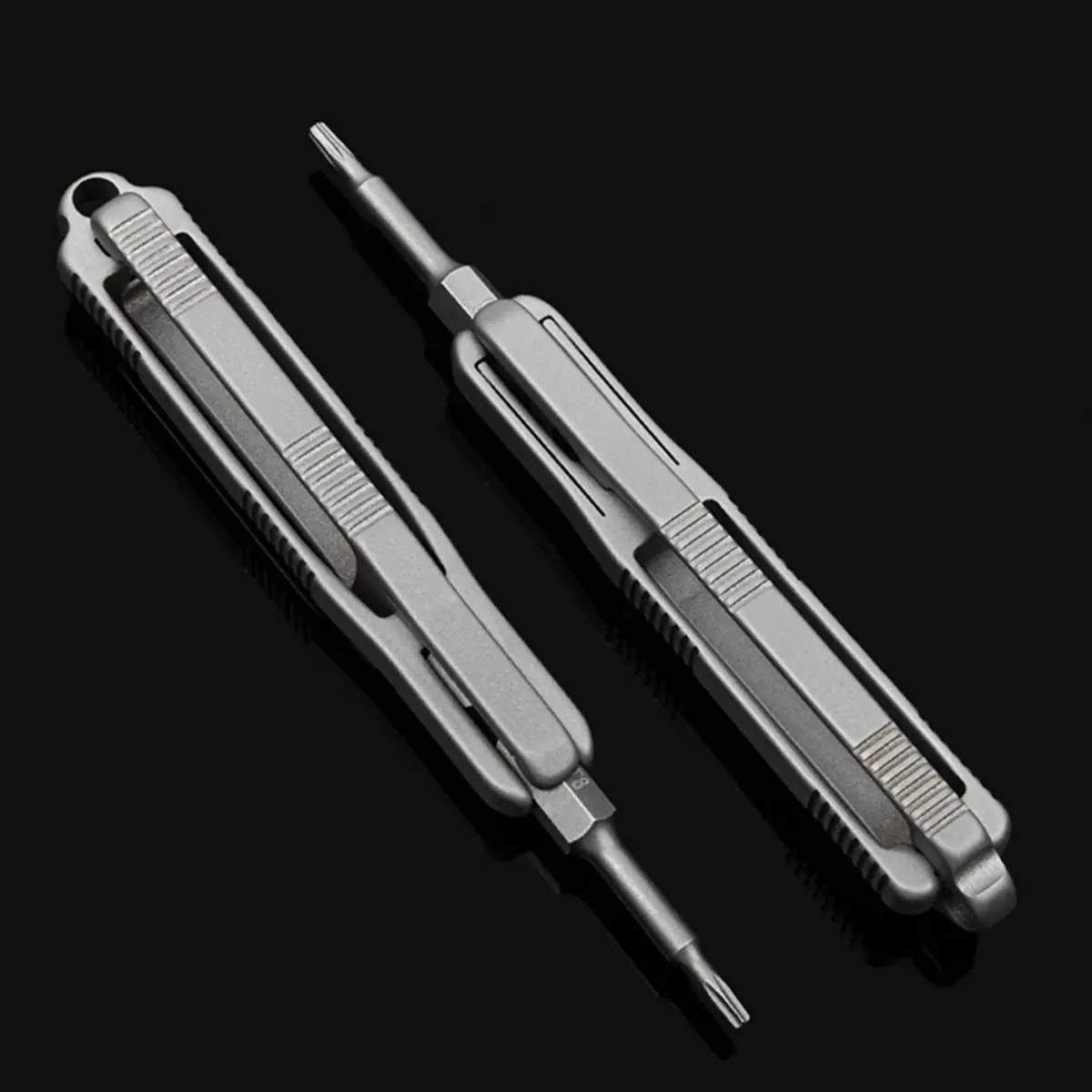Titanium Alloy Torx Screwdriver Magnetic Suction Extendable Palm Screwdriver Portable Disassembly Antiskid Tool.