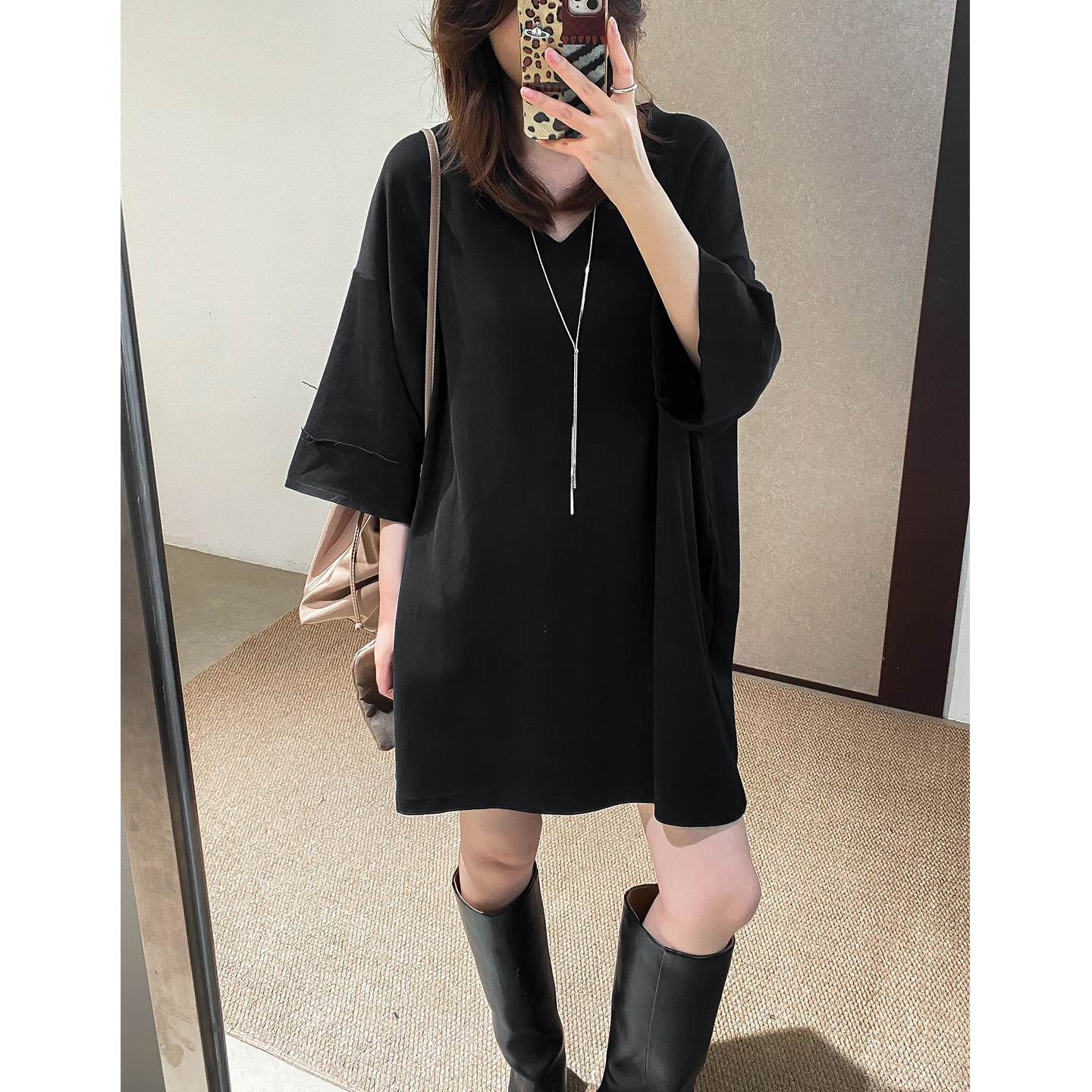 

Футболка женская повседневная из хлопка с V-образным вырезом, свободного кроя, однотонная, с коротким рукавом, удлиненная