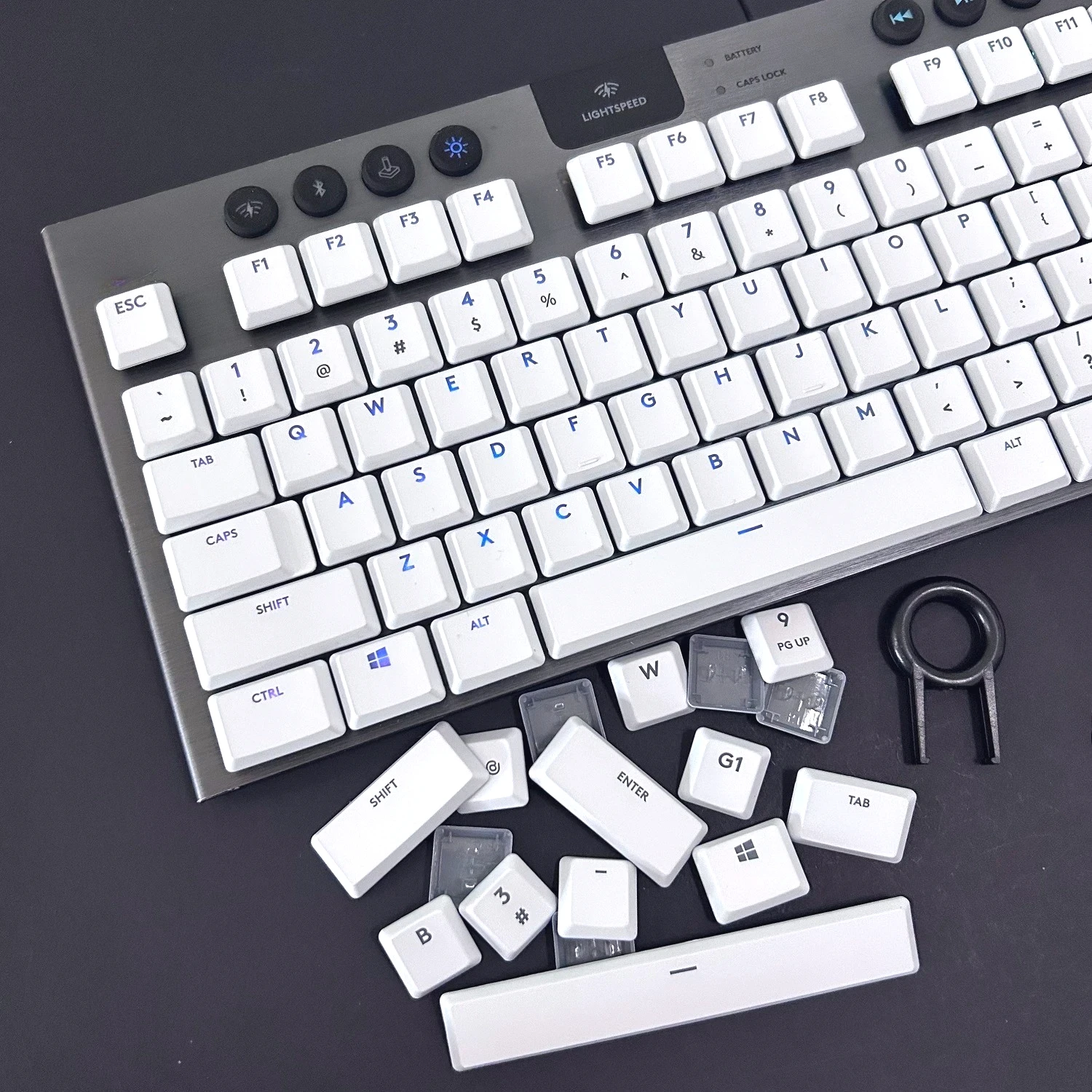 

White/Black Low Profile Translucent Keycap Compatible with Logitech G915/G813/G815/G913/TKL RGB Mechanical Keyboard