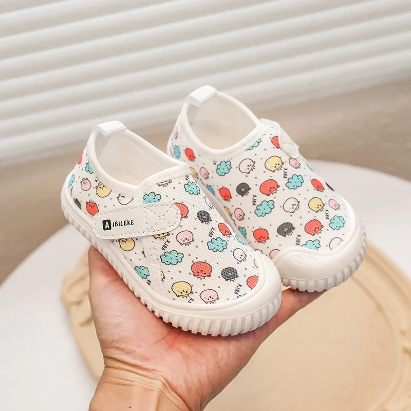 Sepatu kets anak perempuan, sepatu Sneakers kasual kartun sol lembut anti selip untuk bayi balita anak perempuan olahraga