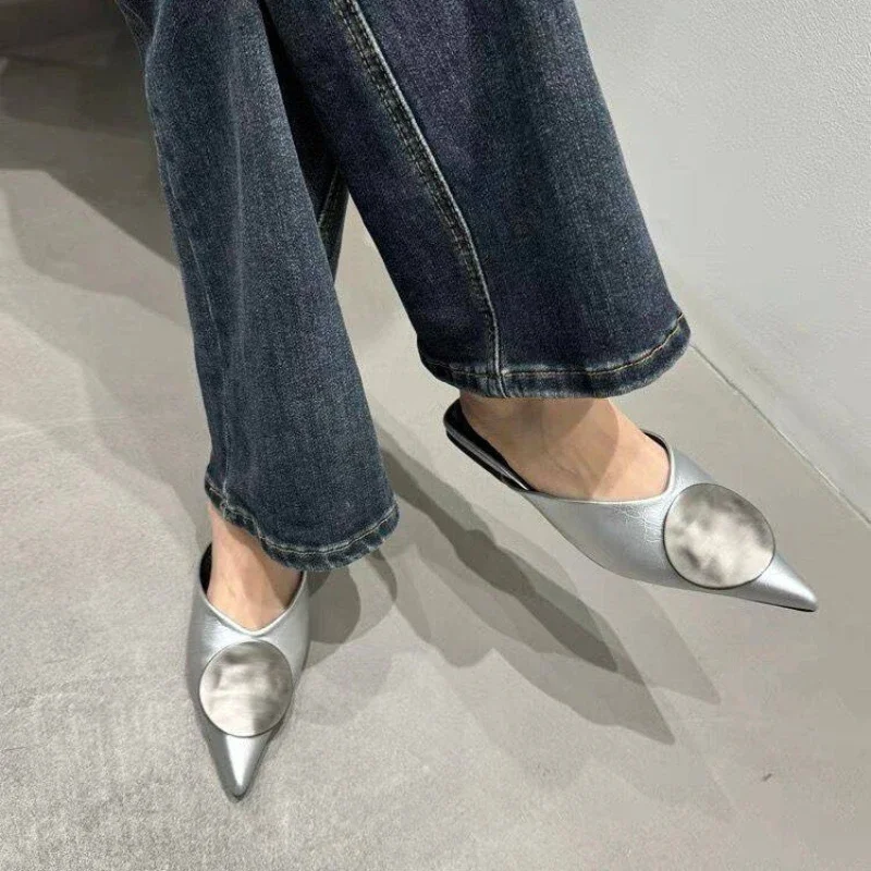 2025 Estate Nuovo design da donna Scarpe basse a punta retrò Moda comode scarpe Mueller vestono sandali con cinturino
