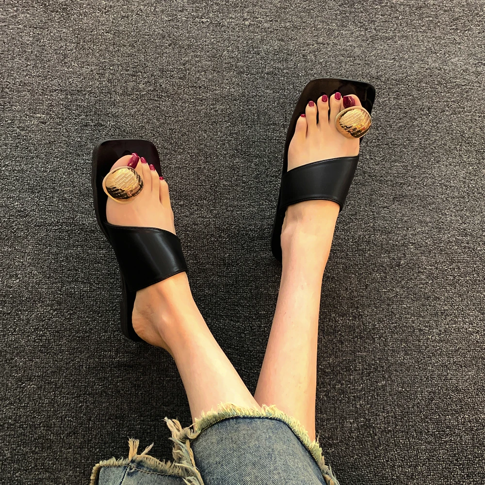 Shoes Woman 2025 Rubber Flip Flops Rivet Square Toe Slippers Flat Lady Hawaiian Girl Summer Scandals Slides Rome Shoes Rivet Wom