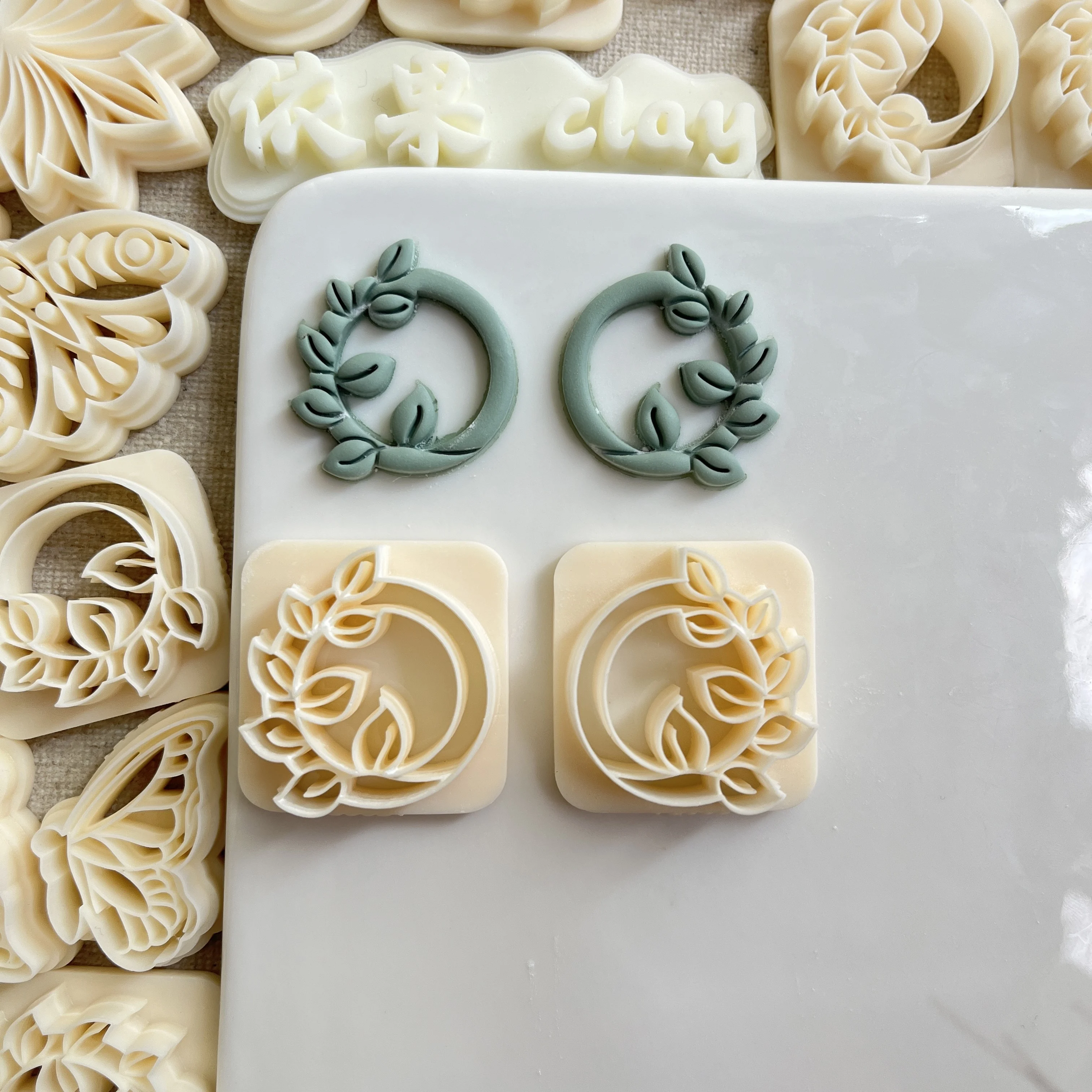 Vintage Blumenförmige Lotus/Mond/Gänseblümchen/unregelmäßige Blumenkunst Hochpräzise Tonformen Ohrring Schmuck DIY handgemachte Schneidformen – Detail 5