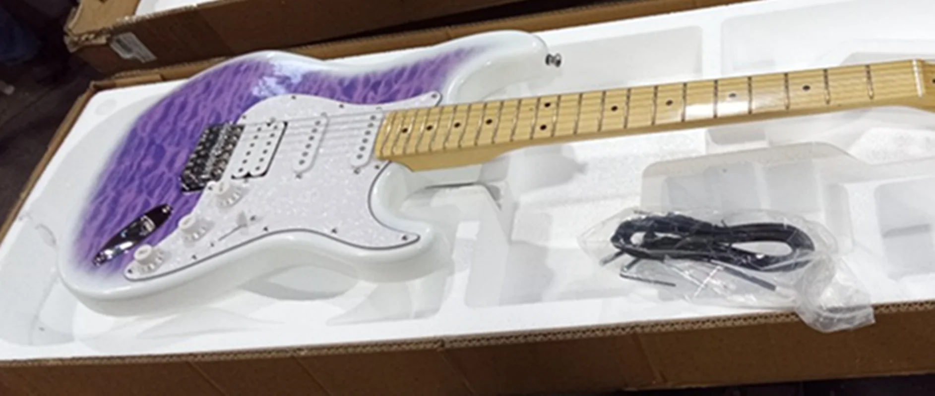 تستخدم فيسرز جيتار كهربائي، 6 أوتار، عيوب طفيفة، لا تؤثر على الاستخدام، معالجة منخفضة الأسعار، لا تلتقط الصور إذا كنت تتمكن #1