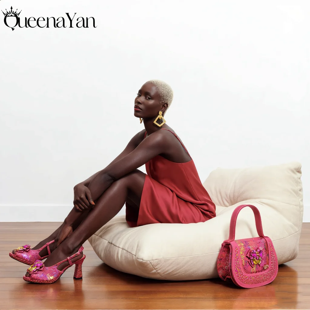 

Элегантные женские босоножки QueenaYan 2026 на высоком каблуке с открытым носком и стразами – итальянский дизайн с подходящими сумками цвета фуксии