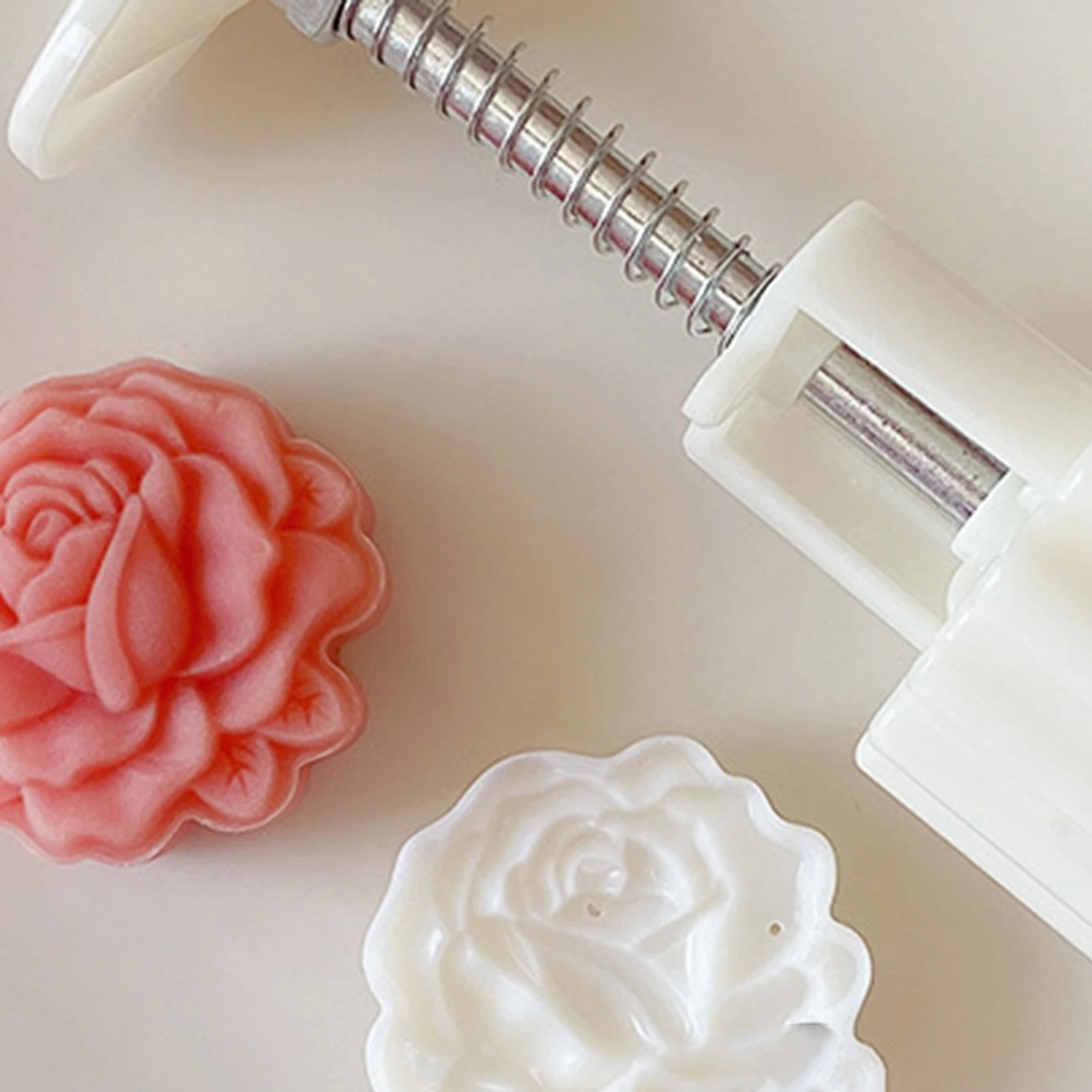 30/50/75g 4pcs Rose Flower Mooncake Mold Set Mid Autumn Festival DIY Hand Pressure Fondant Moon Cake Mould Decoration Tool
