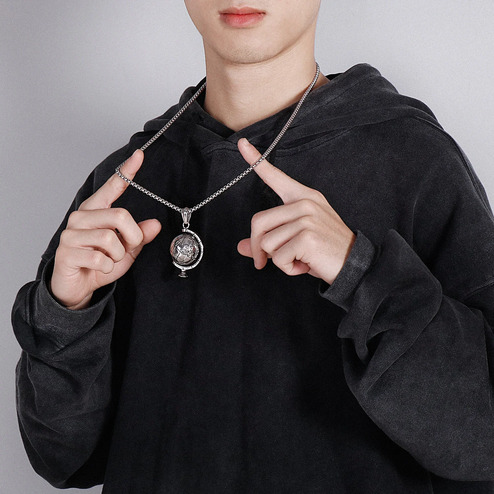Fongten Minimalist Stainless Steel Rotating Stress Relief Globe Pendant Necklace Exquisite Chain Fashion Jewelry Party Gifts