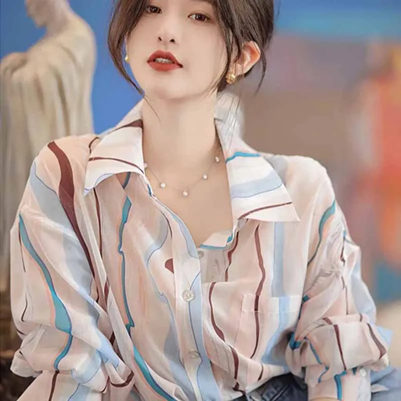 Women Hong Kong Winds Retro Style Loose Fitting Versatile Long Sleeved Fashion Stripe Shirt Female Wrinkle Resistance Shirt Tops