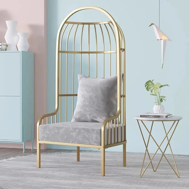 Unique Design European Style Metal Banquet Chair Gold Throne Shape Dining & Hotel Seating